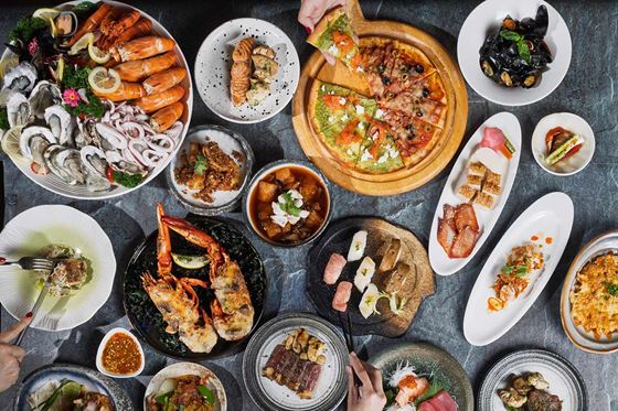 Saturday International Buffet - Amari Bangkok