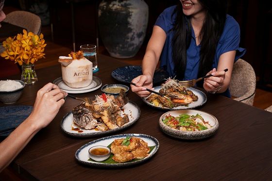 From Ocean to Table: Seafood Mania at ChomSindh - アマリ バンコク