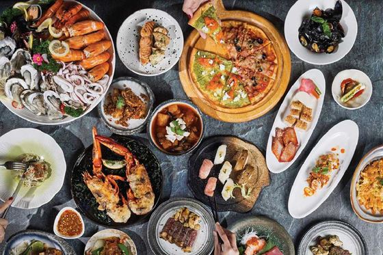 Saturday International Buffet - Амари Бангкок