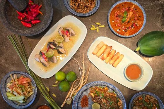 60 Anniversary Set - A Journey to Siam - Amari Colombo