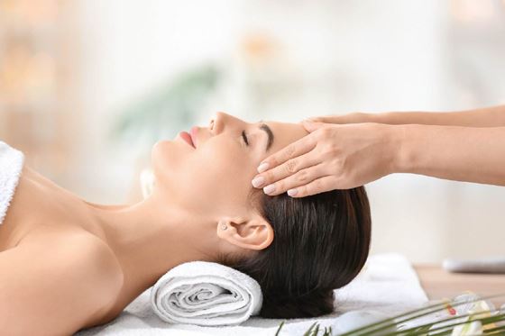 The Glow and Unwind - أماري فوكيت