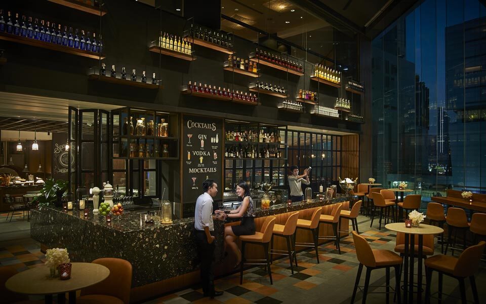 在熱鬧的夜晚享受豐盛的晚餐 - 曼谷阿瑪瑞酒店 (Amari Bangkok) 在熱鬧的夜晚享受豐盛的晚餐 - 曼谷阿瑪瑞酒店 (Amari Bangkok)