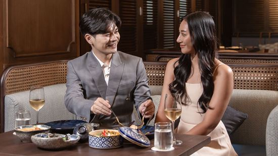 Couple Dining at Chom Sindh