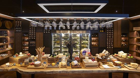 Italthai Cellar ambiance