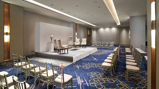 Pratunam - Engagement set up