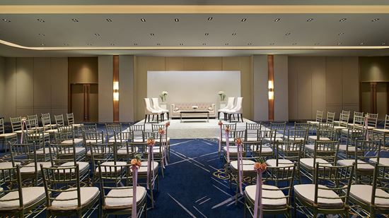 Pratunam - Engagement set up