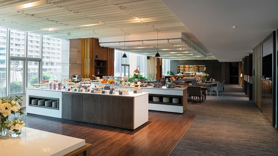 Club Siraa Buffet Counter - Amari Bangkok