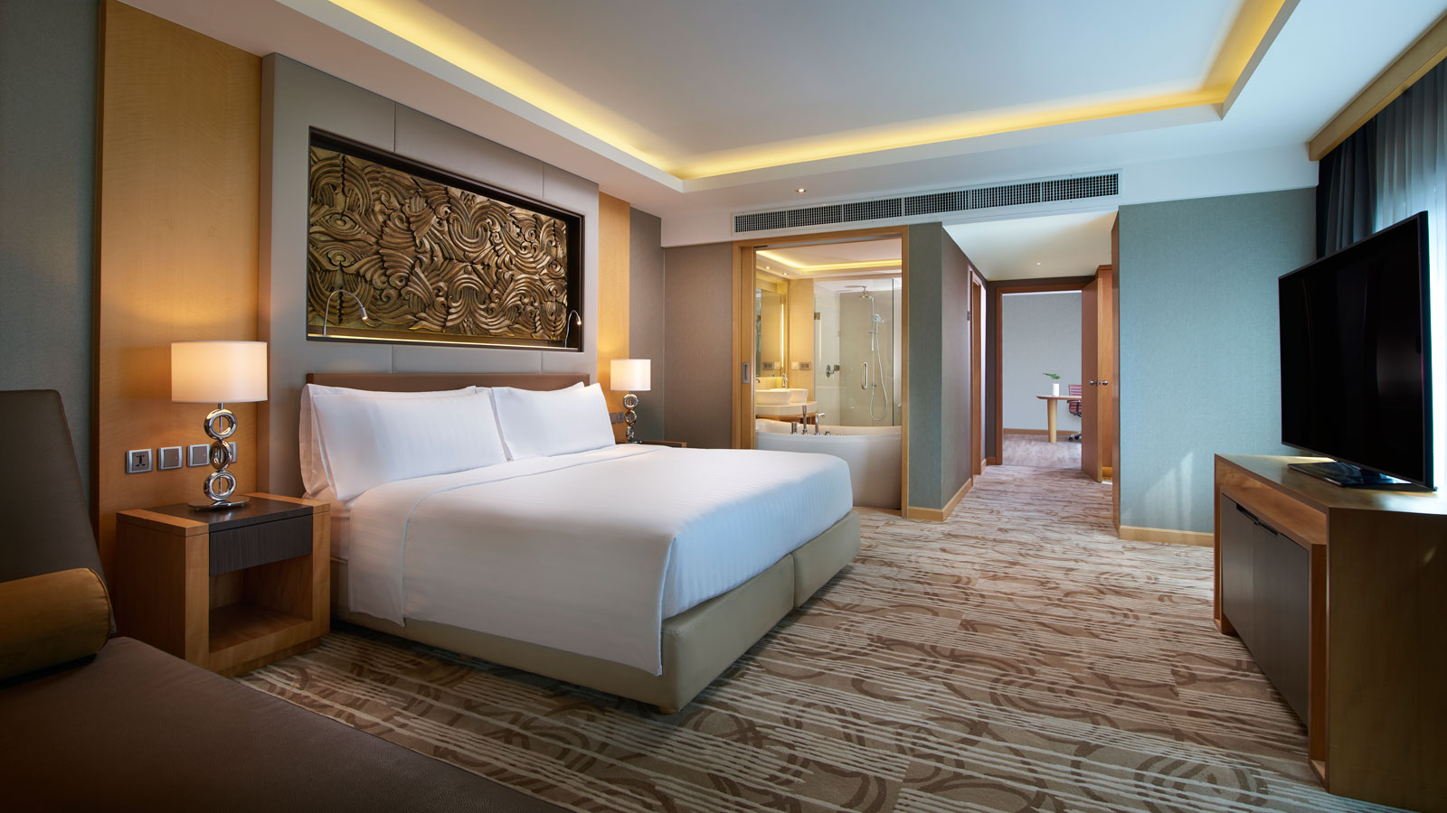 Club One Bedroom Corner Suite - Амари Бангкок