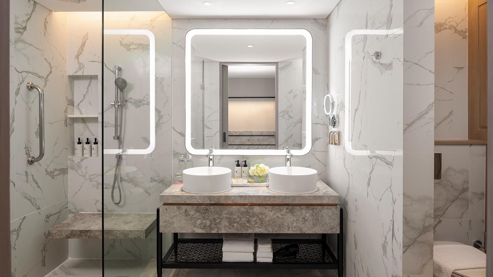 Master Bathroom in Club Two Bedroom Corner Suite - Amari Bangkok
