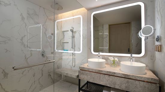 Bathroom in Premier King