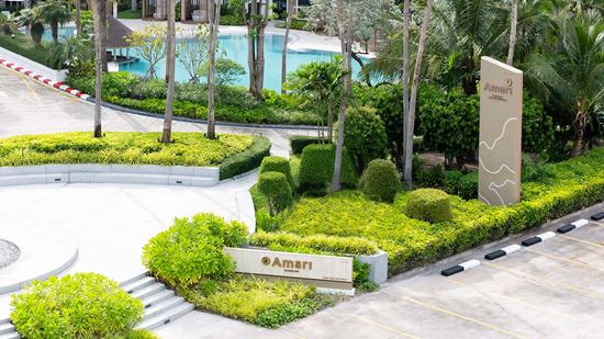 exterior_hotel-signage_1