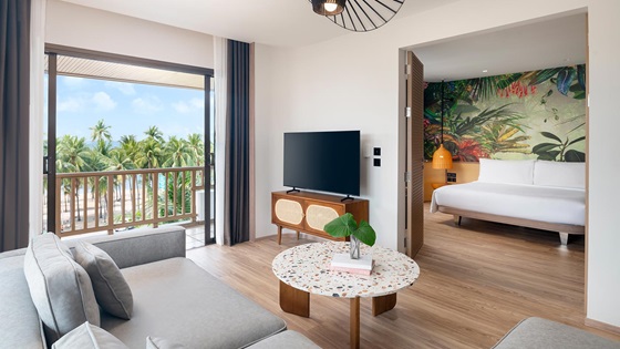 Bangsaen Suite - Bedroom and Living Room Connecting - アマリ バンセーン