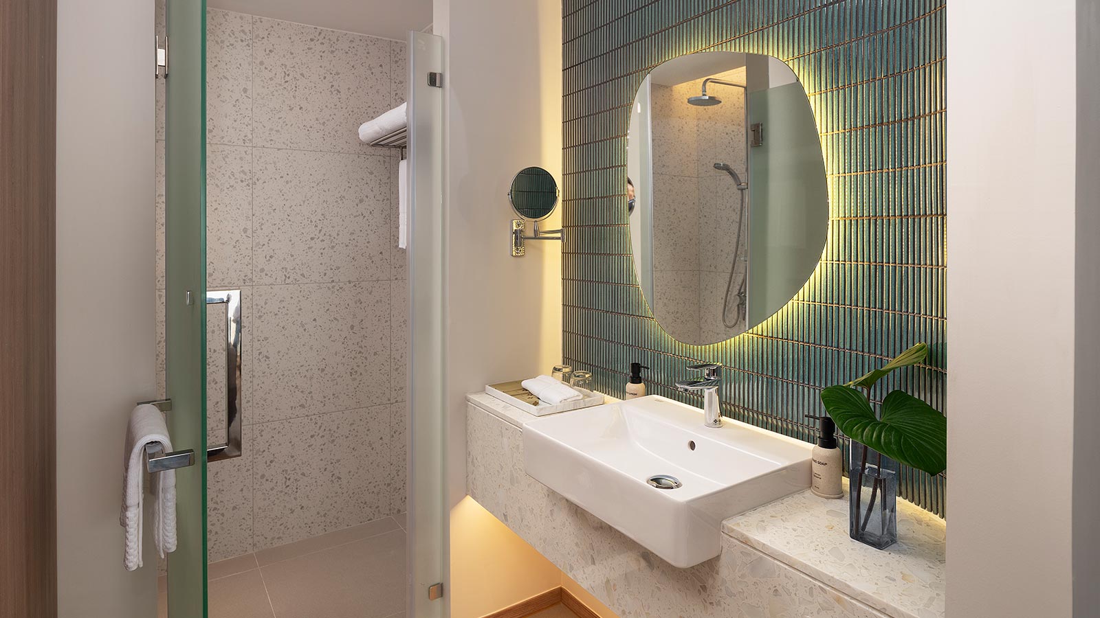 Deluxe Pool View - Bathroom - Amari Bangsaen