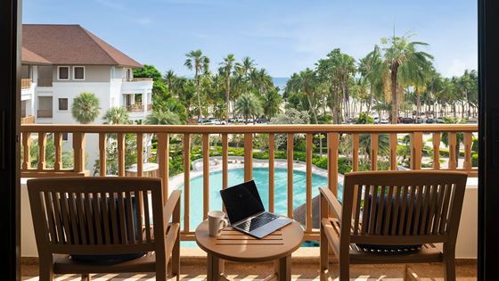 Deluxe Pool View - King Bed Balcony - Amari Bangsaen