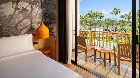 Deluxe Pool View - Twin Beds Balcony