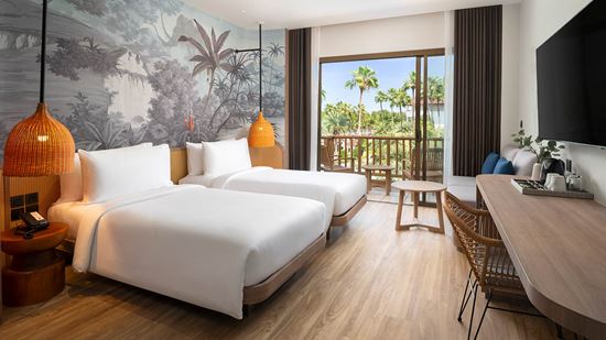 Deluxe Pool View - Twin Beds Balcony