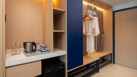 deluxe_wardrobe