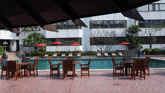 Pool side relaxation area Pool side relaxation area