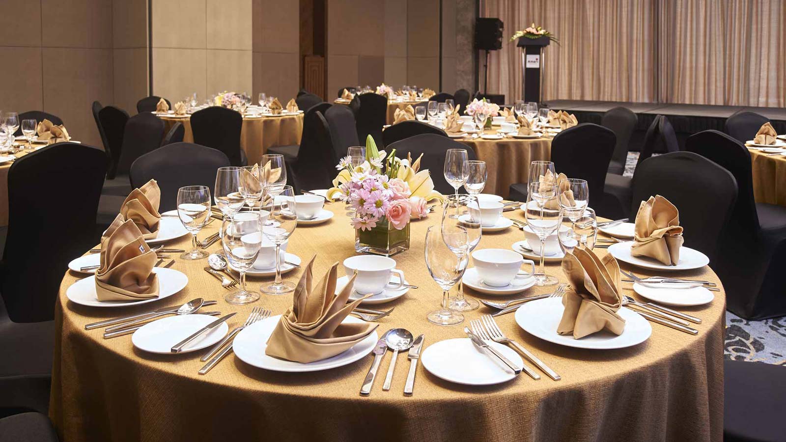 Meeting Facility Formal Dining Set-Up - Amari Johor Bahru Meeting Facility Formal Dining Set-Up - Amari Johor Bahru