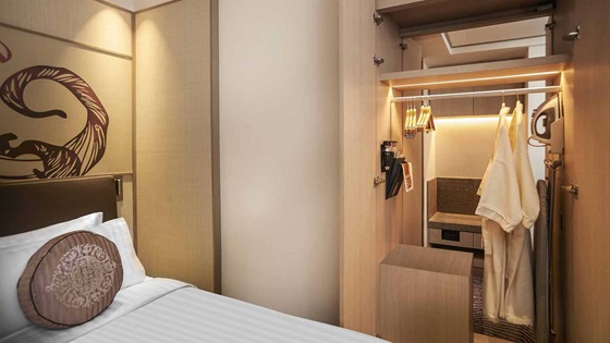 Grand Deluxe Wardrobe - Amari Johor Bahru