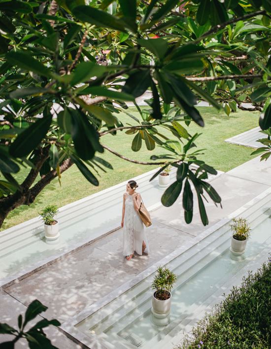 Surrounding of lobby entrance Surrounding of lobby entrance