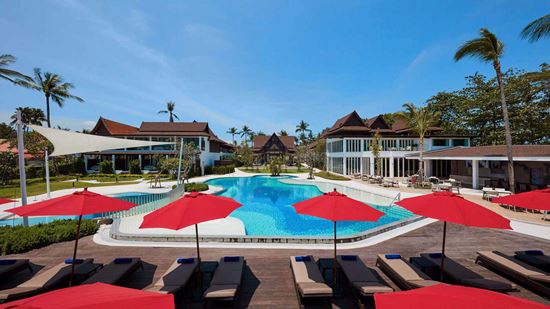 Loungers at Beach Wing swimming pool Loungers at Beach Wing swimming pool