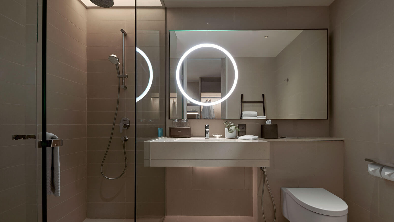 Bathroom in Deluxe Room - 吉隆坡阿瑪瑞酒店