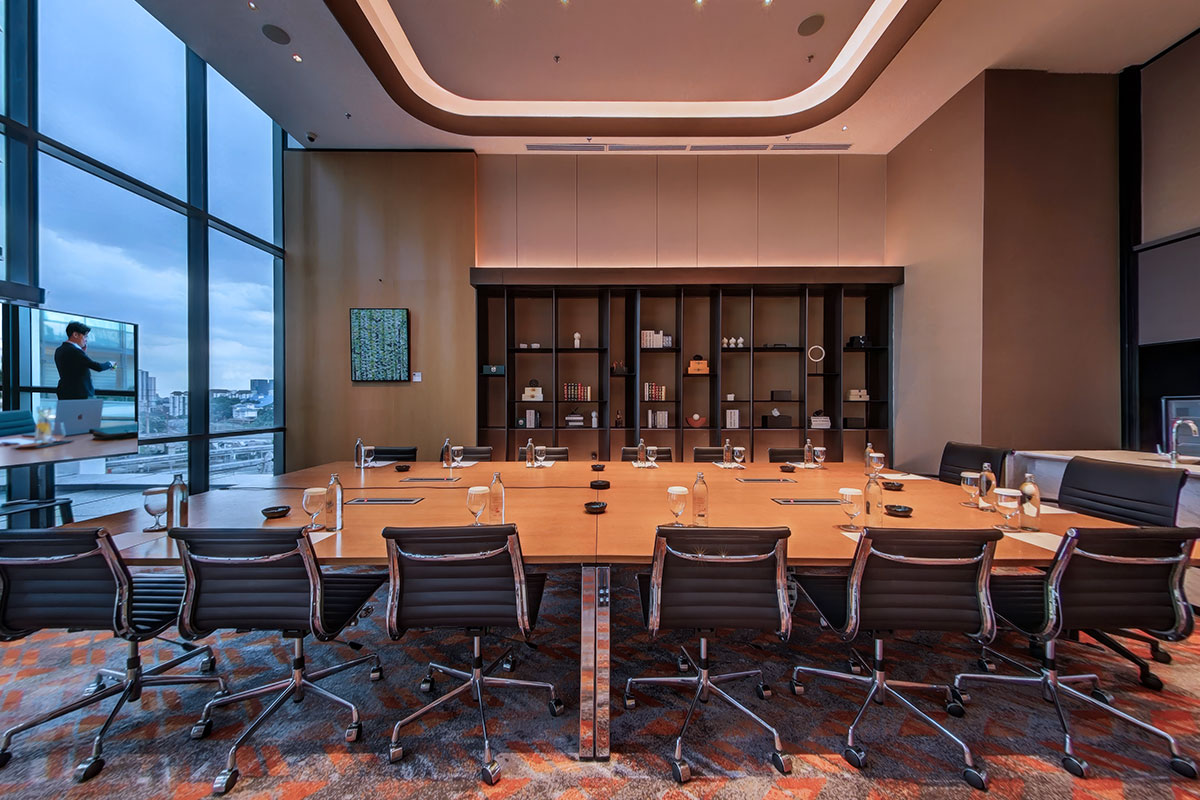 Hoya Boardroom