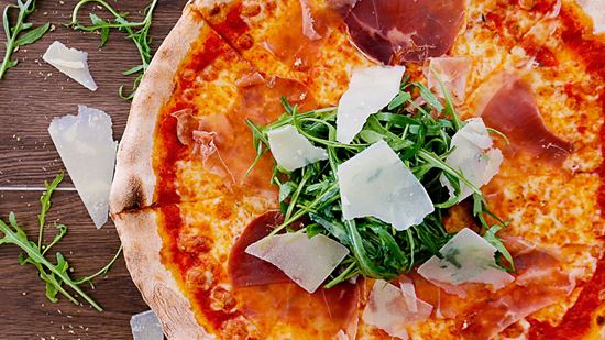 Pizzas - Prosciutto crudo e rucola - Prego Pattaya Pizzas - Prosciutto crudo e rucola - Prego Pattaya