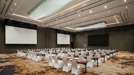 grand-ballroom_classroom-set-up-2