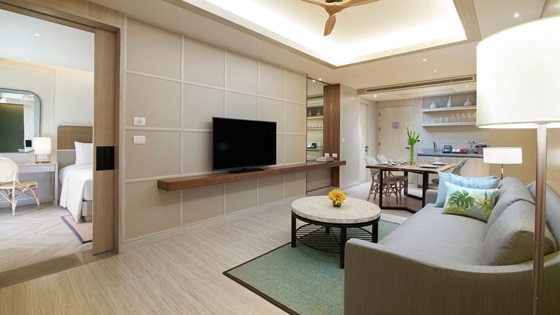 Living and dining room in Amari Suite Poolside - Амари Паттайя