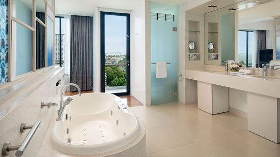 club-executive-ocean-suite_bathroom