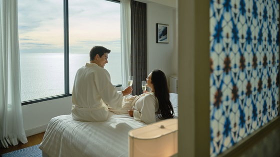 Bedroom in Club Executive Ocean Suite - Амари Паттайя