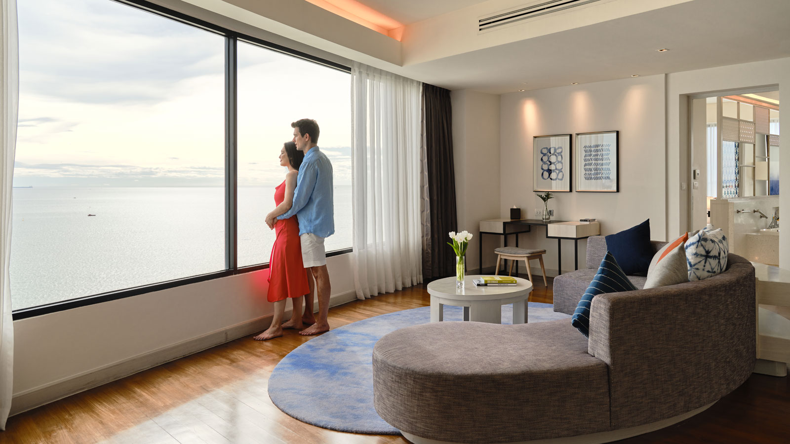 Living room in Club Executive Ocean Suite - أماري المحيط باتايا
