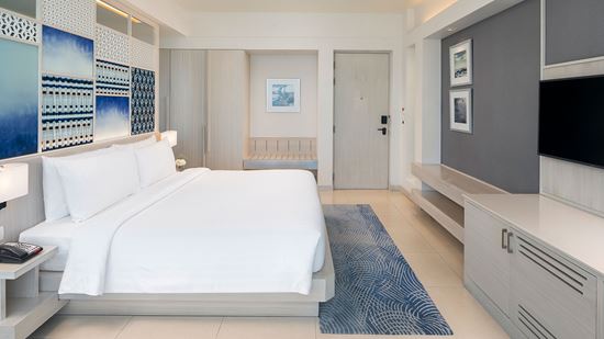 deluxe-ocean-view-king-2