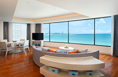 Club Executive Ocean Suite