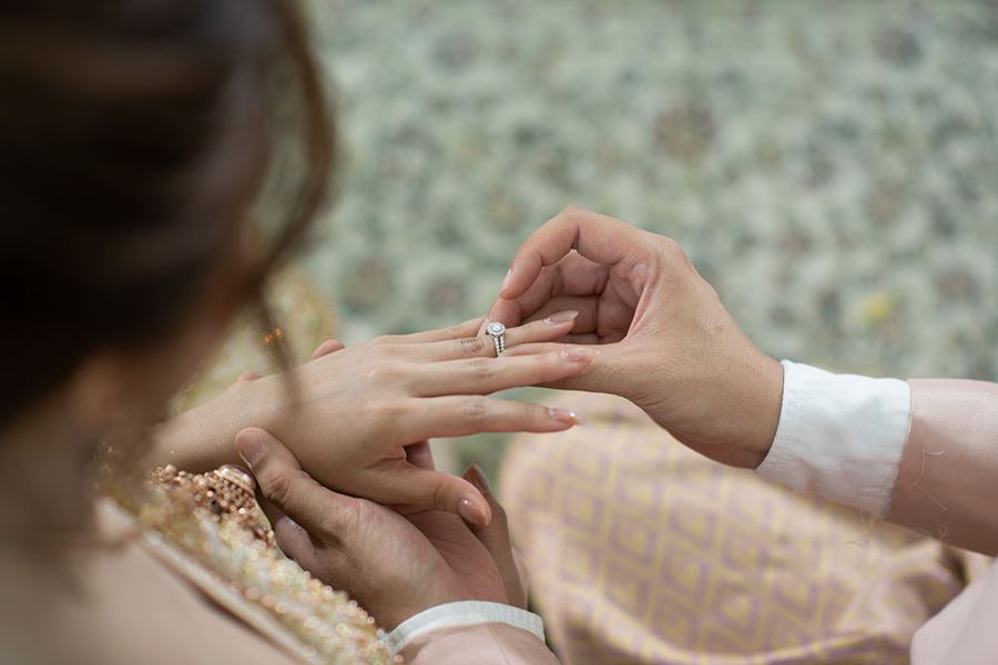 พิธีหมั้น - อมารี พัทยา