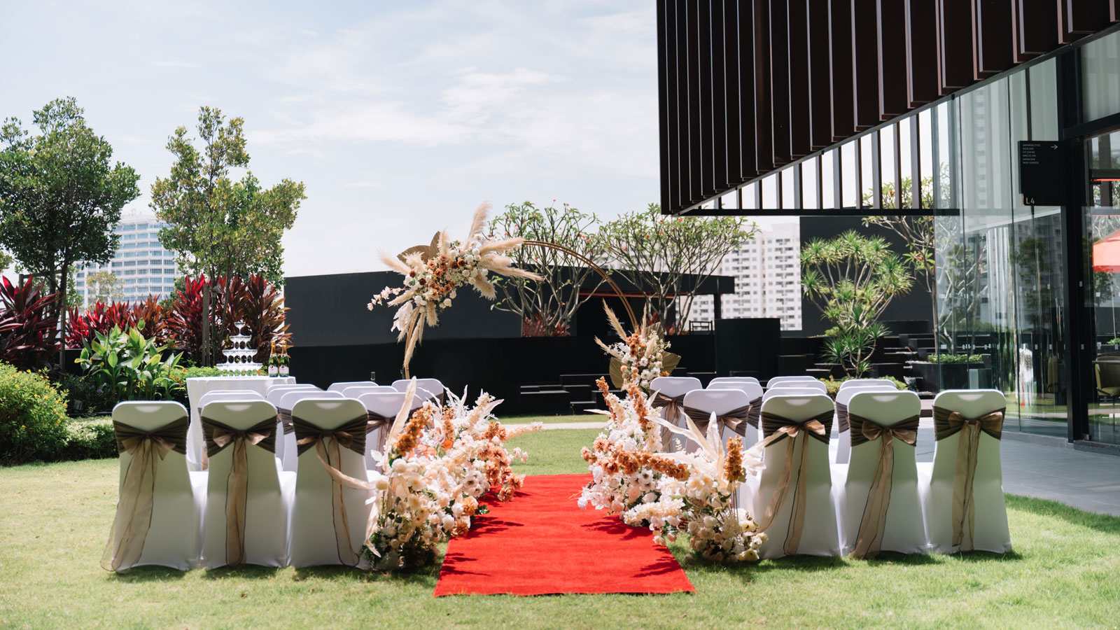 Exterior Amaya Terrace Triangular Field Garden Wedding Set Up - 檳城國際會展中心阿瑪瑞酒店 Exterior Amaya Terrace Triangular Field Garden Wedding Set Up - 檳城國際會展中心阿瑪瑞酒店