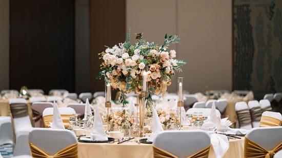 Jadeite Ballroom - Wedding Dinner Table Decoration Jadeite Ballroom - Wedding Dinner Table Decoration