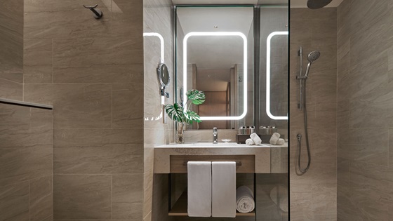 Deluxe Room Bathroom 1 - Amari SPICE Penang