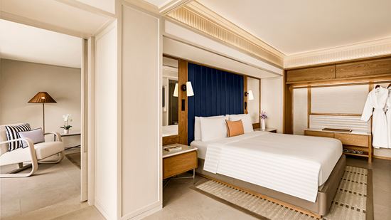 Club Beachfront Pool Suite