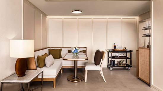 Club Beachfront Pool Suite