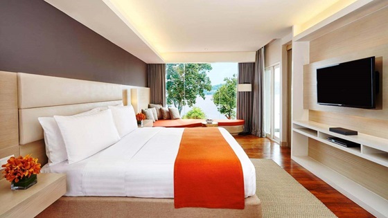 Corner Suite Ocean Front Balcony - Amari Phuket