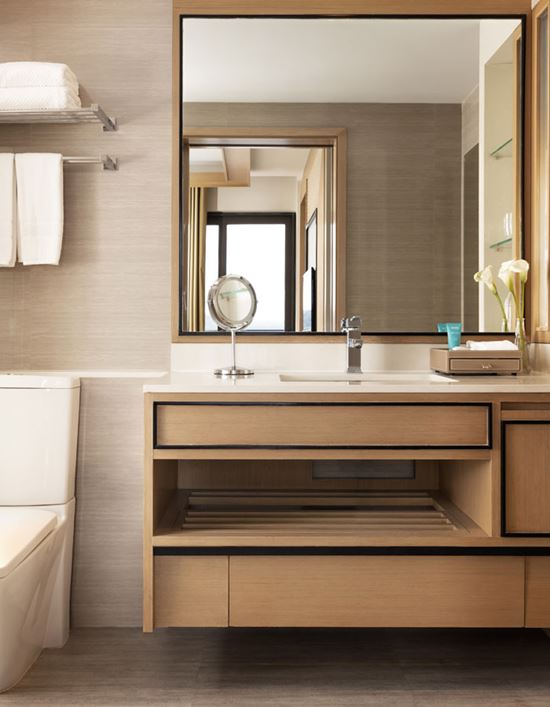 Bathroom in Deluxe Ocean Front Balcony Bathroom in Deluxe Ocean Front Balcony