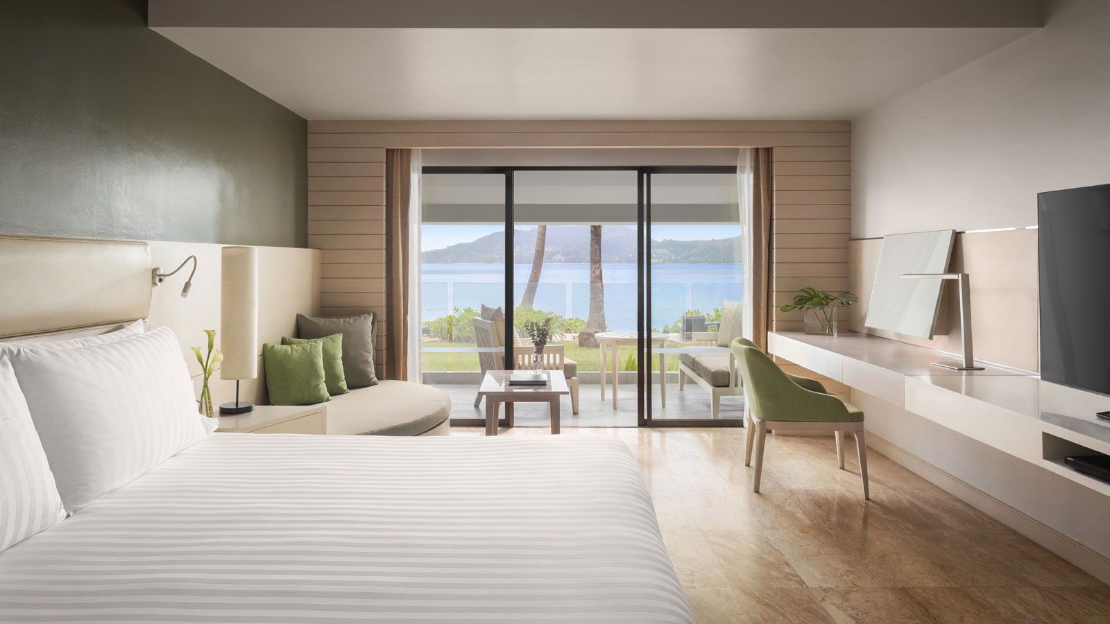 One Bedroom Deluxe Suite Ocean Front Balcony - Amari Phuket