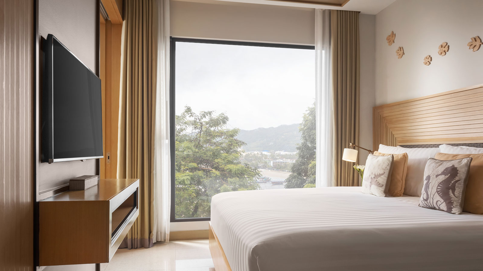 One Bedroom Suite Ocean Coral Lounge -  מארי פוקט (Amari Phuket)