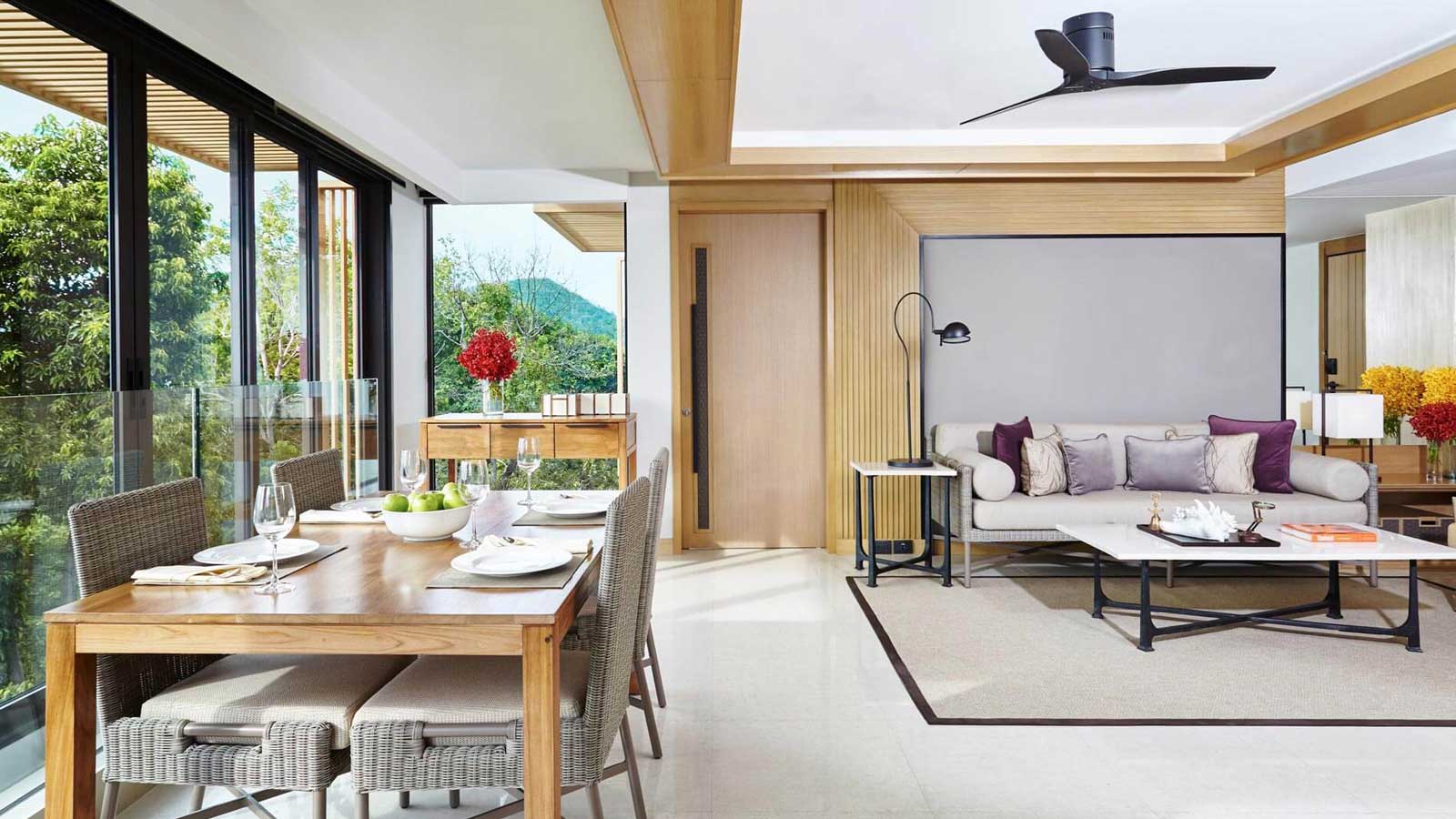 Dining table in Two Bedroom Suite Ocean Coral Lounge - 아마리 푸켓