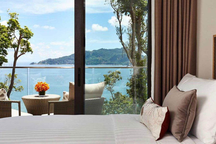 Клубный люкс с одной спальней и балконом с видом на океан - Амари Пхукет