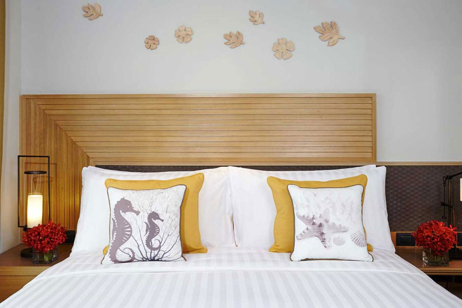One Bedroom Suite Ocean Coral Lounge