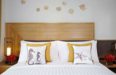 One Bedroom Suite Ocean Coral Lounge